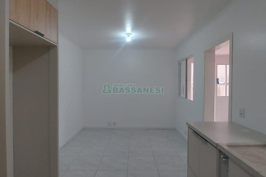 Apartamento com 84m², 2 dormitórios, 2 vagas, no bairro Madureira em Caxias do Sul para Alugar