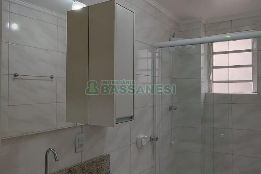 Apartamento com 84m², 2 dormitórios, 2 vagas, no bairro Madureira em Caxias do Sul para Alugar