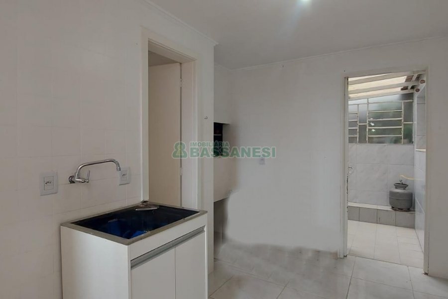Apartamento com 84m², 2 dormitórios, 2 vagas, no bairro Madureira em Caxias do Sul para Alugar