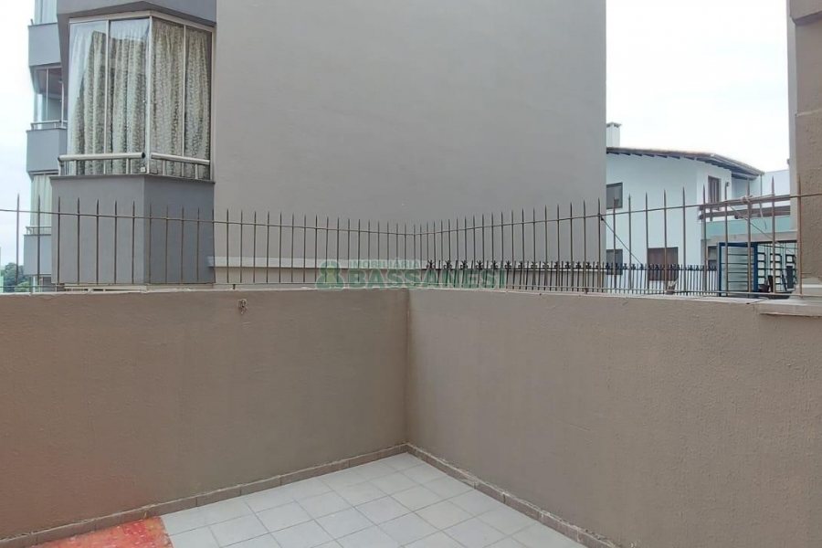 Apartamento com 84m², 2 dormitórios, 2 vagas, no bairro Madureira em Caxias do Sul para Alugar