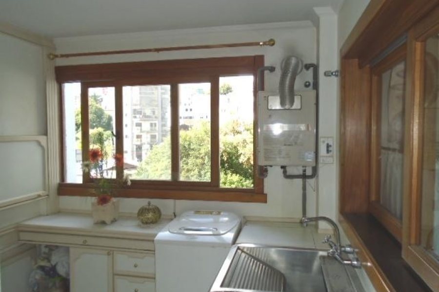 Apartamento com 205m², 3 dormitórios, 2 vagas, no bairro Centro em Caxias do Sul para Alugar