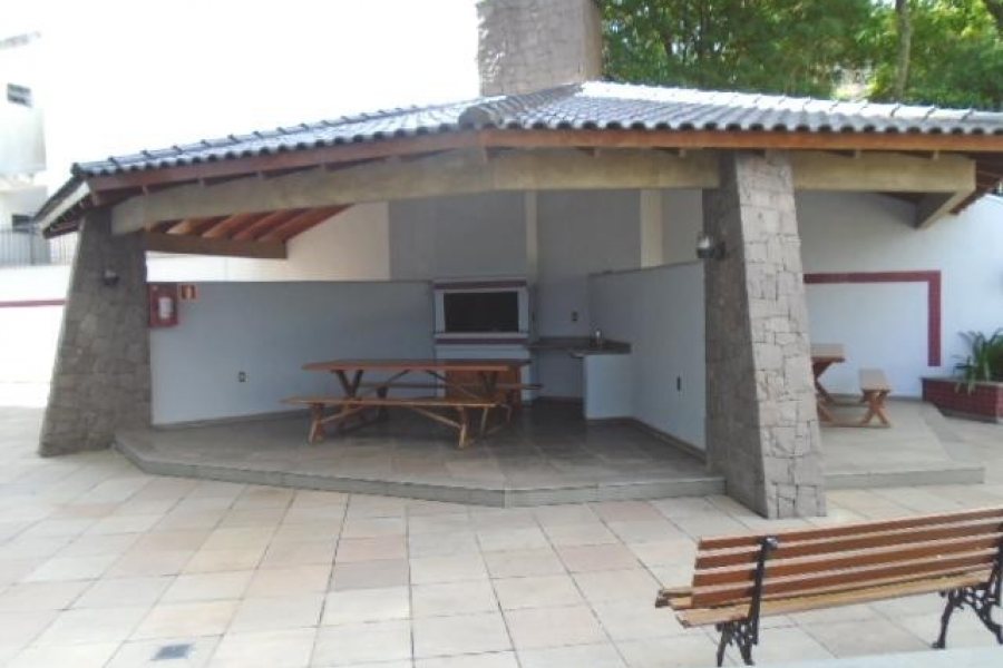 Apartamento com 205m², 3 dormitórios, 2 vagas, no bairro Centro em Caxias do Sul para Alugar