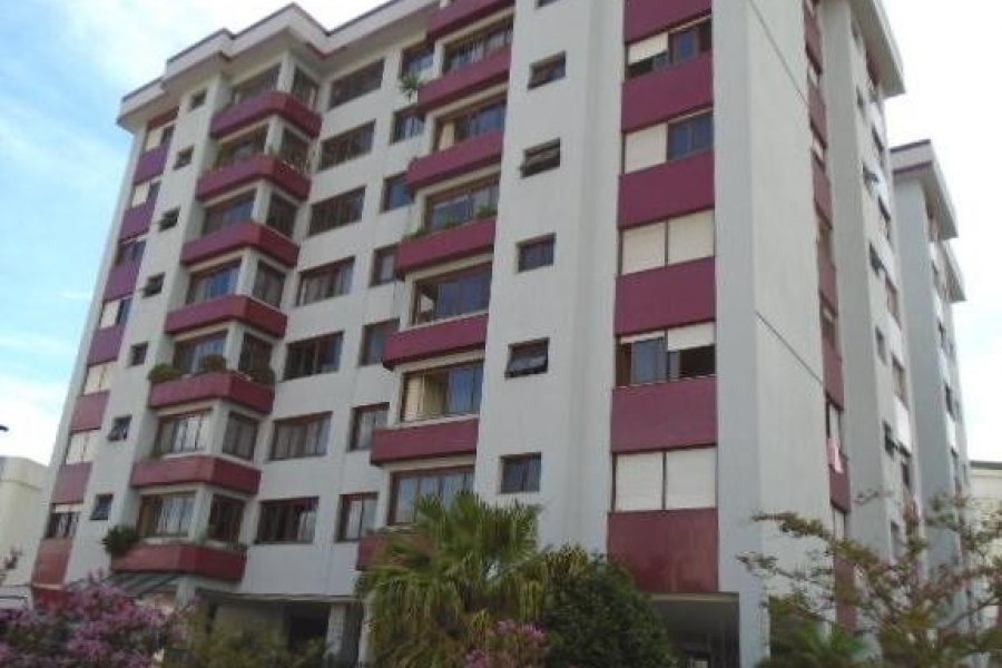 Apartamento com 205m², 3 dormitórios, 2 vagas, no bairro Centro em Caxias do Sul para Alugar