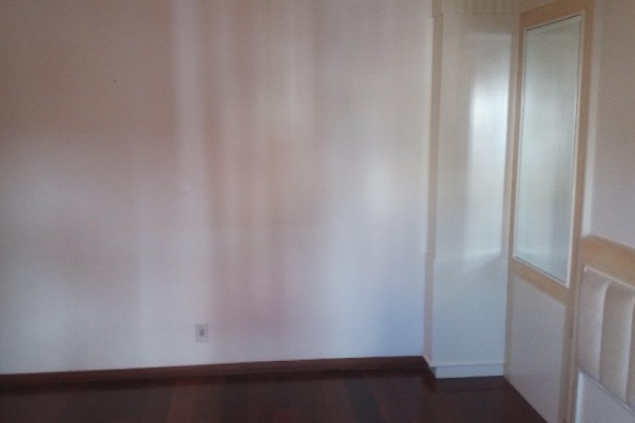 Apartamento com 205m², 3 dormitórios, 2 vagas, no bairro Centro em Caxias do Sul para Alugar