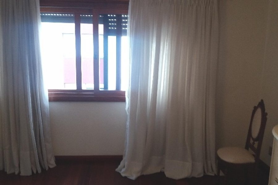 Apartamento com 205m², 3 dormitórios, 2 vagas, no bairro Centro em Caxias do Sul para Alugar