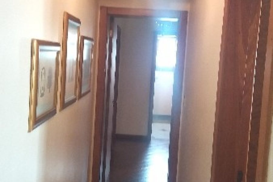 Apartamento com 205m², 3 dormitórios, 2 vagas, no bairro Centro em Caxias do Sul para Alugar