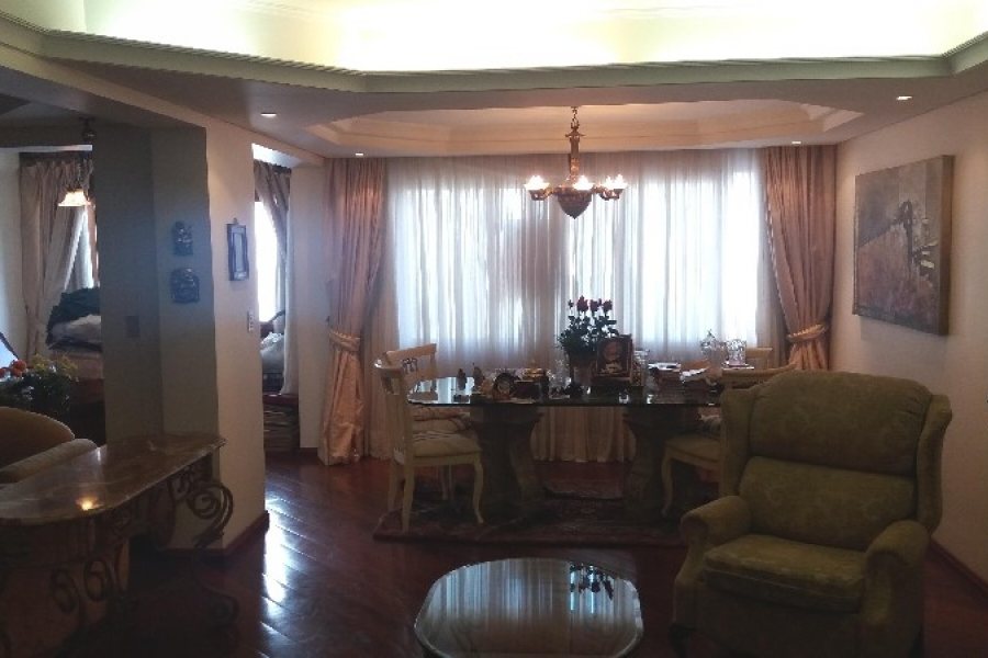 Apartamento com 205m², 3 dormitórios, 2 vagas, no bairro Centro em Caxias do Sul para Alugar