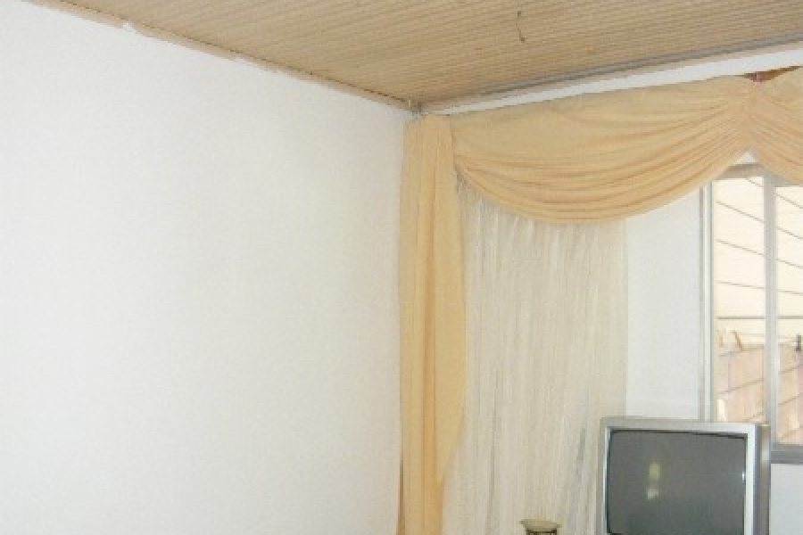 Casa com 106m², 3 dormitórios, 1 vaga, no bairro Planalto em Caxias do Sul para Comprar