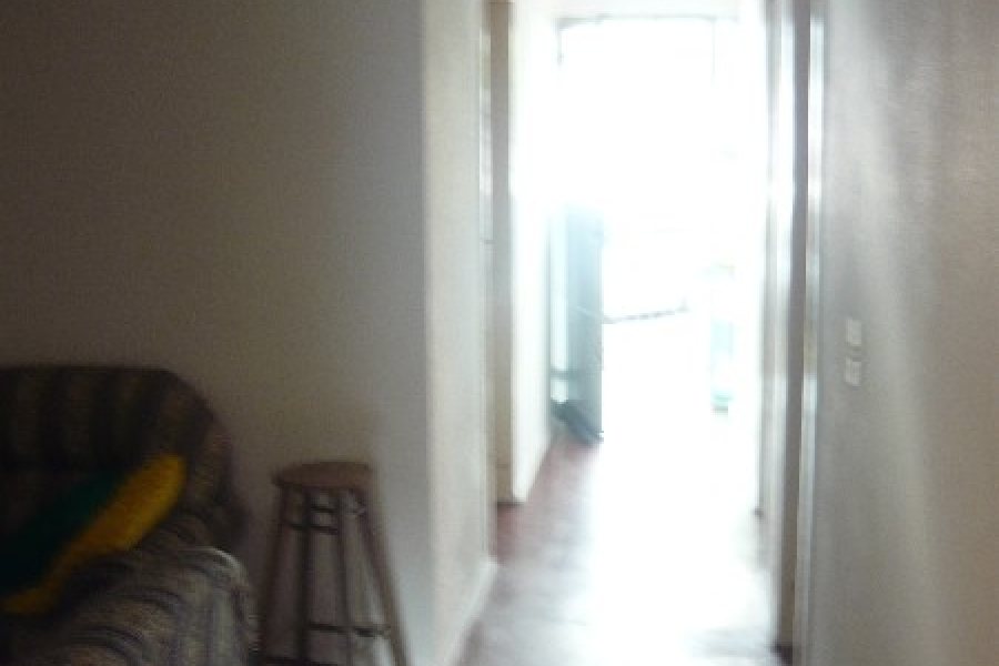 Casa com 106m², 3 dormitórios, 1 vaga, no bairro Planalto em Caxias do Sul para Comprar