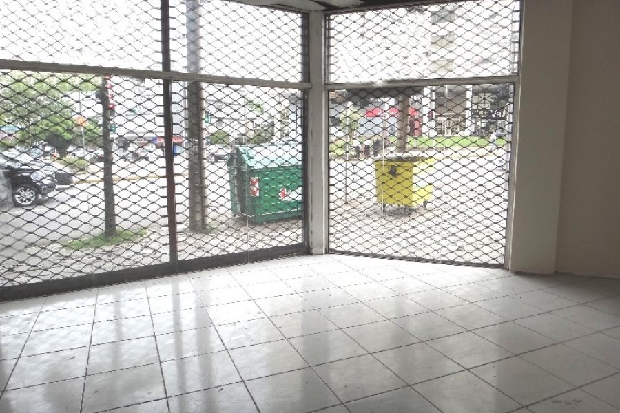Loja com 176m², no bairro São Pelegrino em Caxias do Sul para Alugar