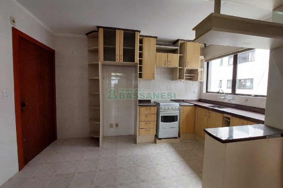 Apartamento com 100m², 2 dormitórios, 1 vaga, no bairro Madureira em Caxias do Sul para Comprar