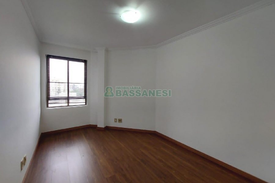 Apartamento com 100m², 2 dormitórios, 1 vaga, no bairro Madureira em Caxias do Sul para Comprar