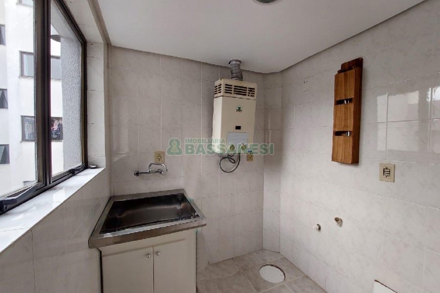 Apartamento com 100m², 2 dormitórios, 1 vaga, no bairro Madureira em Caxias do Sul para Comprar