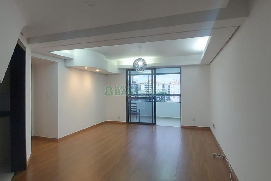 Apartamento com 100m², 2 dormitórios, 1 vaga, no bairro Madureira em Caxias do Sul para Alugar ou Comprar