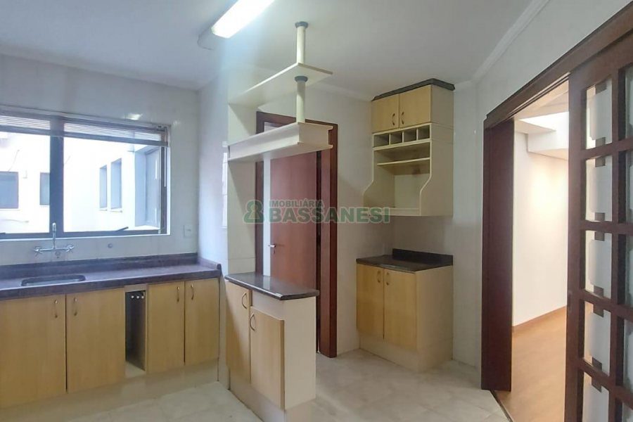 Apartamento com 100m², 2 dormitórios, 1 vaga, no bairro Madureira em Caxias do Sul para Alugar ou Comprar