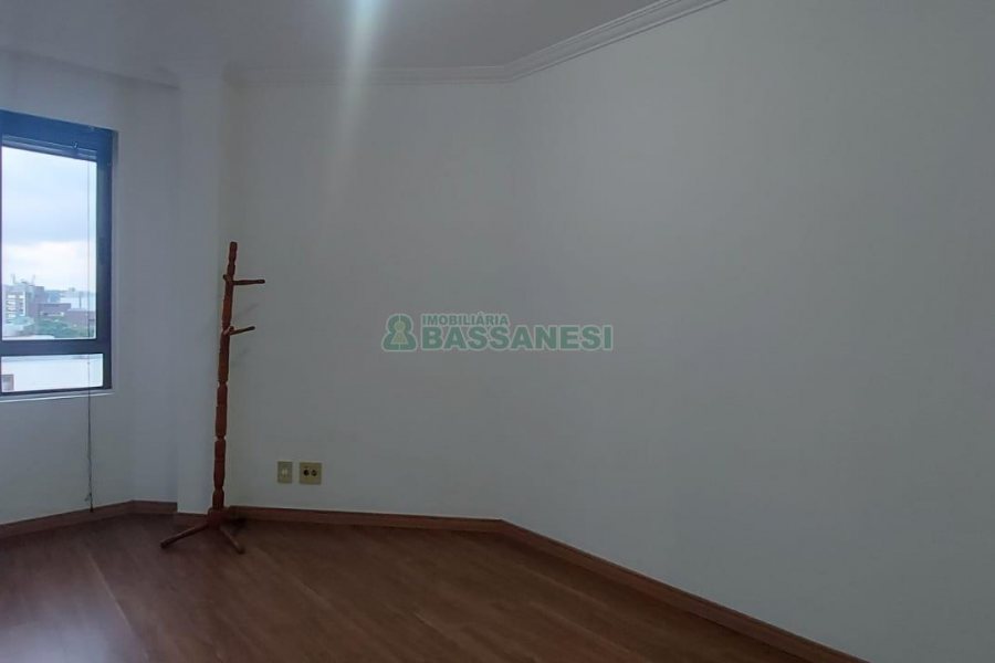 Apartamento com 100m², 2 dormitórios, 1 vaga, no bairro Madureira em Caxias do Sul para Alugar ou Comprar