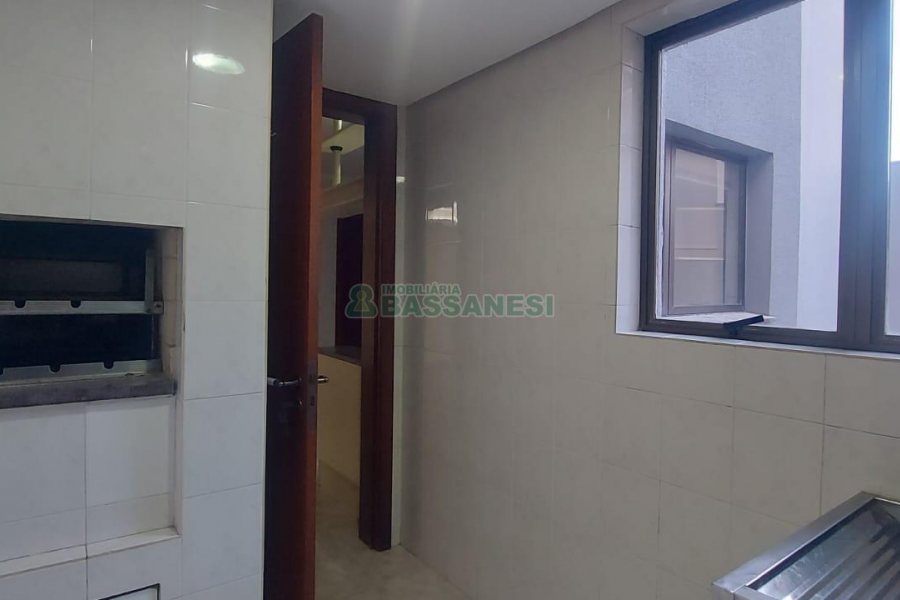 Apartamento com 100m², 2 dormitórios, 1 vaga, no bairro Madureira em Caxias do Sul para Alugar ou Comprar