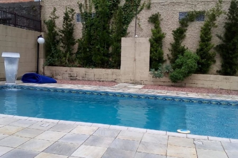 Casa com 220m², 3 dormitórios, 2 vagas, no bairro São Luiz em Caxias do Sul para Comprar