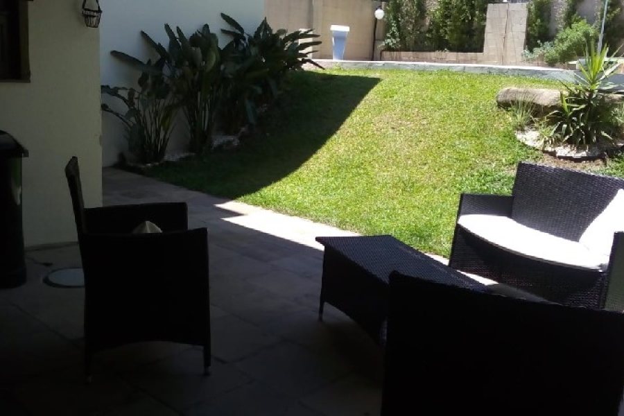 Casa com 220m², 3 dormitórios, 2 vagas, no bairro São Luiz em Caxias do Sul para Comprar