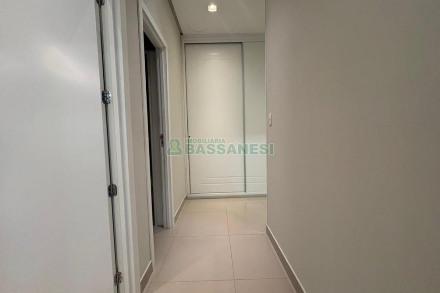 Sala com 270m², 4 vagas, no bairro Panazzolo em Caxias do Sul para Alugar ou Comprar