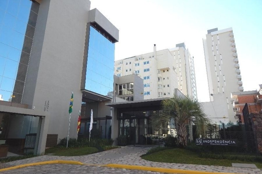 Sala com 270m², 4 vagas, no bairro Panazzolo em Caxias do Sul para Comprar
