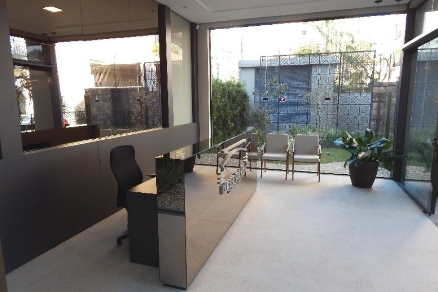 Sala com 270m², 4 vagas, no bairro Panazzolo em Caxias do Sul para Comprar