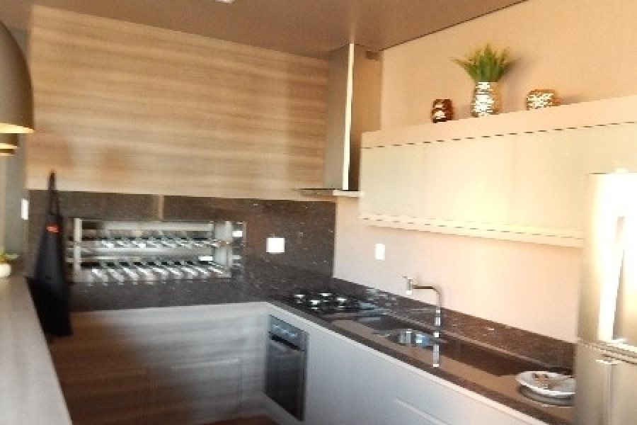 Sala com 270m², 4 vagas, no bairro Panazzolo em Caxias do Sul para Comprar