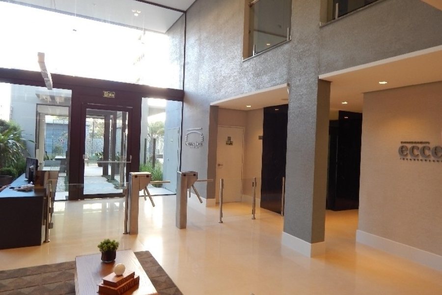 Sala com 270m², 4 vagas, no bairro Panazzolo em Caxias do Sul para Comprar