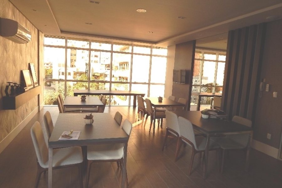 Sala com 270m², 4 vagas, no bairro Panazzolo em Caxias do Sul para Comprar