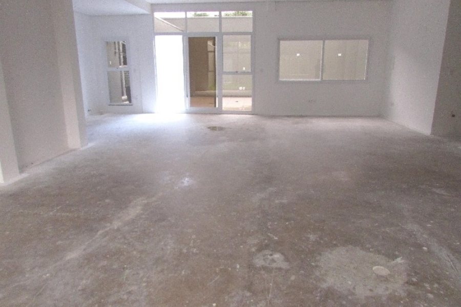 Sala com 270m², 4 vagas, no bairro Panazzolo em Caxias do Sul para Comprar