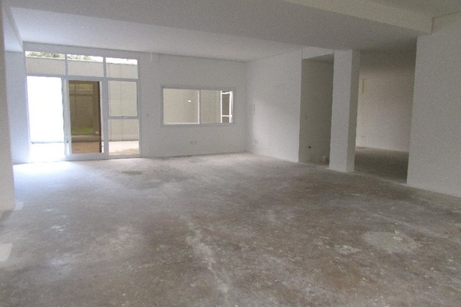 Sala com 270m², 4 vagas, no bairro Panazzolo em Caxias do Sul para Comprar
