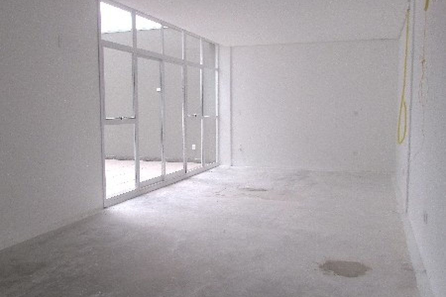 Sala com 270m², 4 vagas, no bairro Panazzolo em Caxias do Sul para Comprar