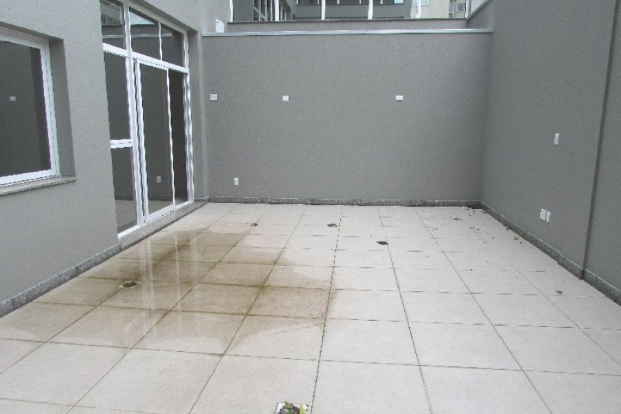 Sala com 270m², 4 vagas, no bairro Panazzolo em Caxias do Sul para Comprar
