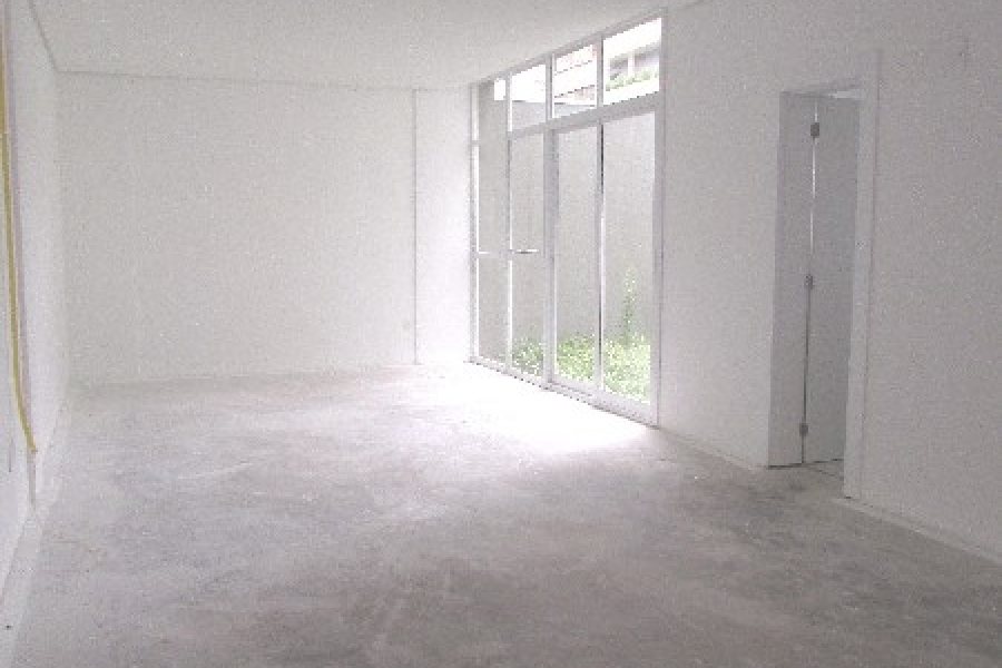 Sala com 270m², 4 vagas, no bairro Panazzolo em Caxias do Sul para Comprar