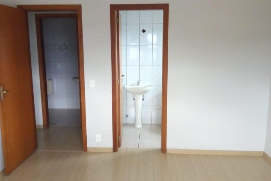 Apartamento com 80m², 2 dormitórios, 2 vagas, no bairro Ana Rech em Caxias do Sul para Comprar