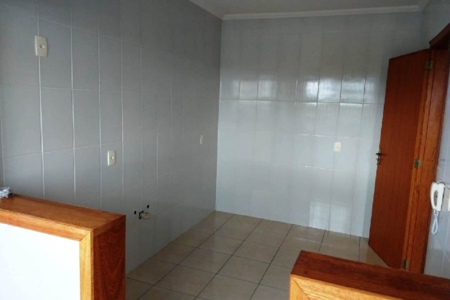 Apartamento com 81m², 2 dormitórios, 2 vagas, no bairro Ana Rech em Caxias do Sul para Comprar