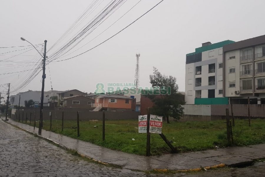 Terreno com 360m², no bairro Morada dos Alpes em Caxias do Sul para Comprar