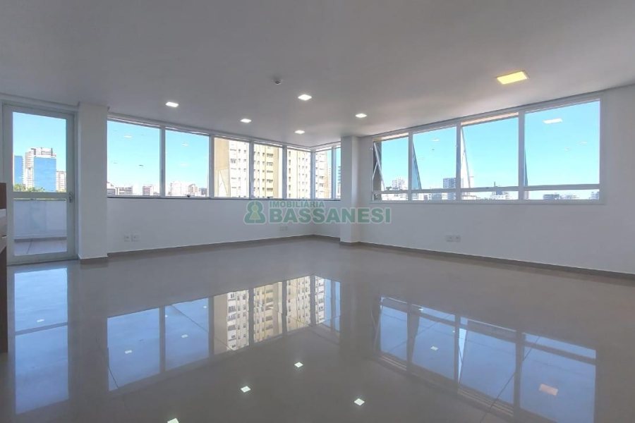 Sala com 41m², 1 vaga, no bairro Centro em Caxias do Sul para Comprar