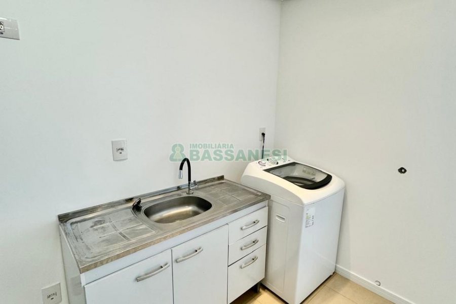 Kitinete com 32m², 1 dormitório, no bairro Petrópolis em Caxias do Sul para Alugar