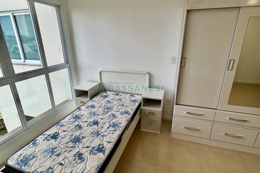 Kitinete com 32m², 1 dormitório, no bairro Petrópolis em Caxias do Sul para Alugar