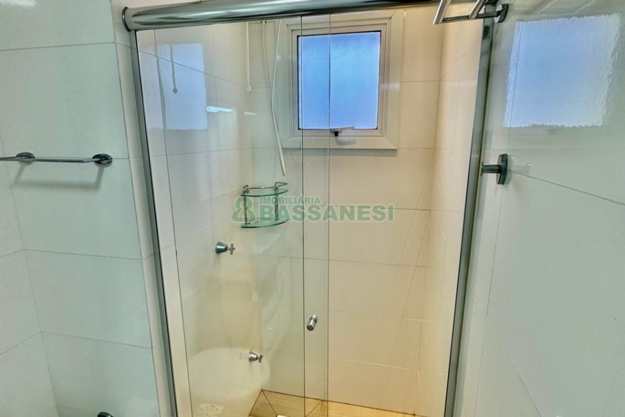 Kitinete com 32m², 1 dormitório, no bairro Petrópolis em Caxias do Sul para Alugar