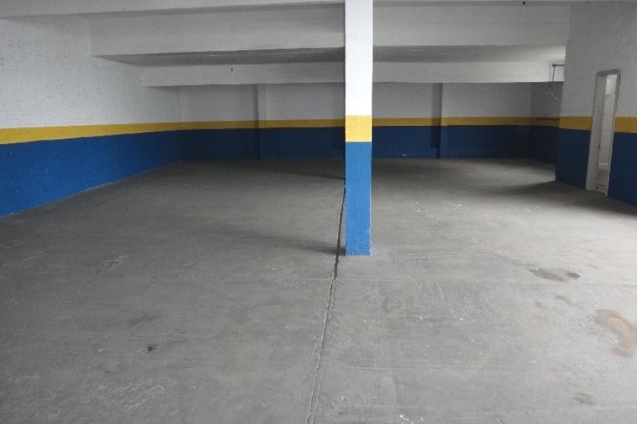 Pavilhão com 180m², no bairro Sagrada Família em Caxias do Sul para Alugar