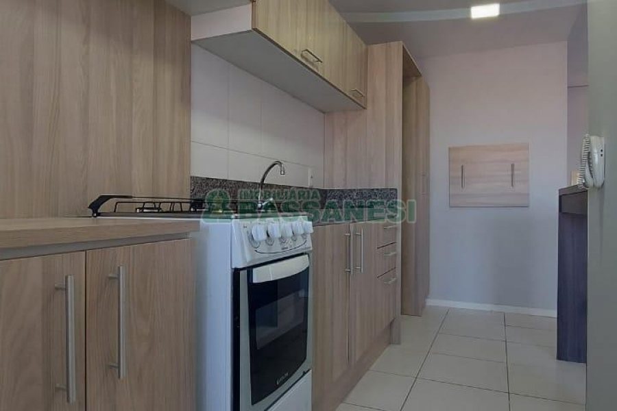 Apartamento com 65m², 2 dormitórios, 1 vaga, no bairro Lourdes em Caxias do Sul para Alugar