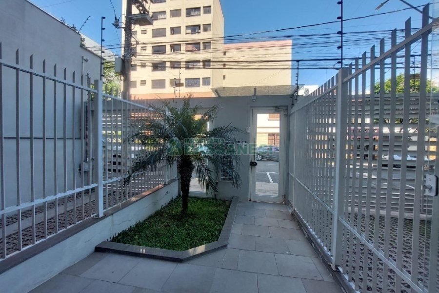 Loja com 128m², 2 vagas, no bairro São Pelegrino em Caxias do Sul para Alugar ou Comprar