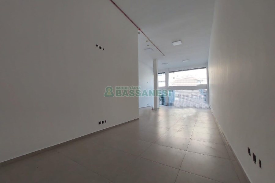 Loja com 128m², 2 vagas, no bairro São Pelegrino em Caxias do Sul para Alugar ou Comprar