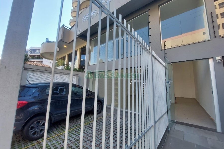 Loja com 128m², 2 vagas, no bairro São Pelegrino em Caxias do Sul para Alugar ou Comprar