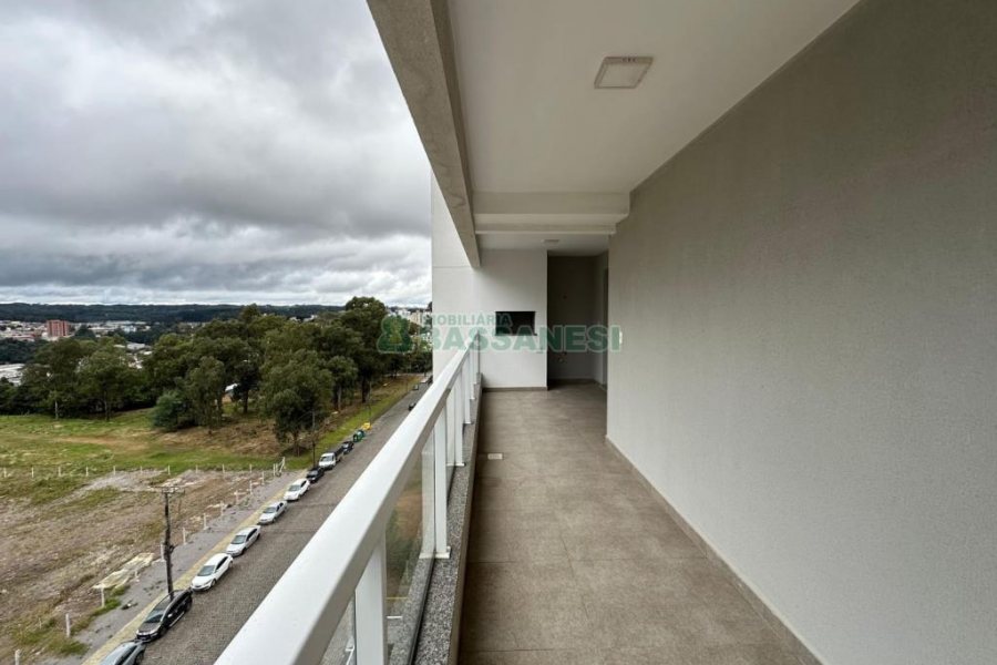 Apartamento com 113m², 3 dormitórios, 2 vagas, no bairro Madureira em Caxias do Sul para Comprar