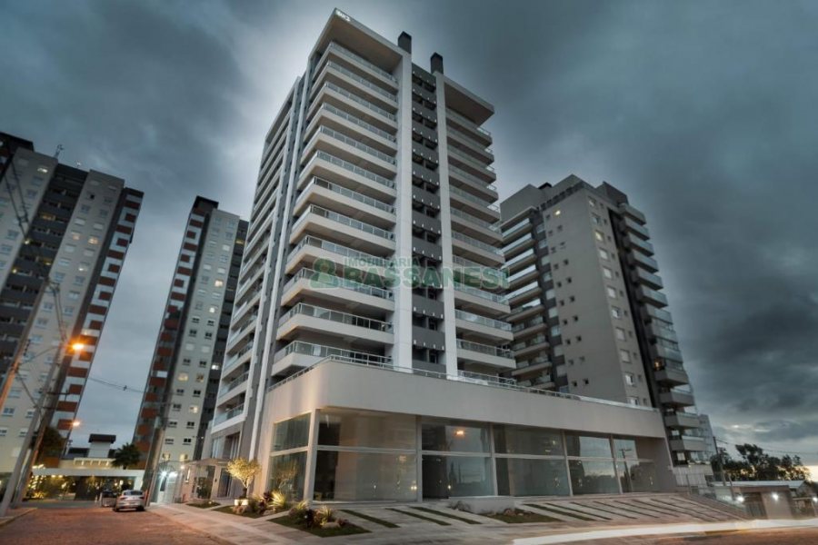Apartamento com 113m², 3 dormitórios, 2 vagas, no bairro Madureira em Caxias do Sul para Comprar