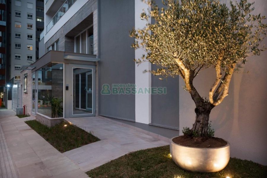 Apartamento com 113m², 3 dormitórios, 2 vagas, no bairro Madureira em Caxias do Sul para Comprar