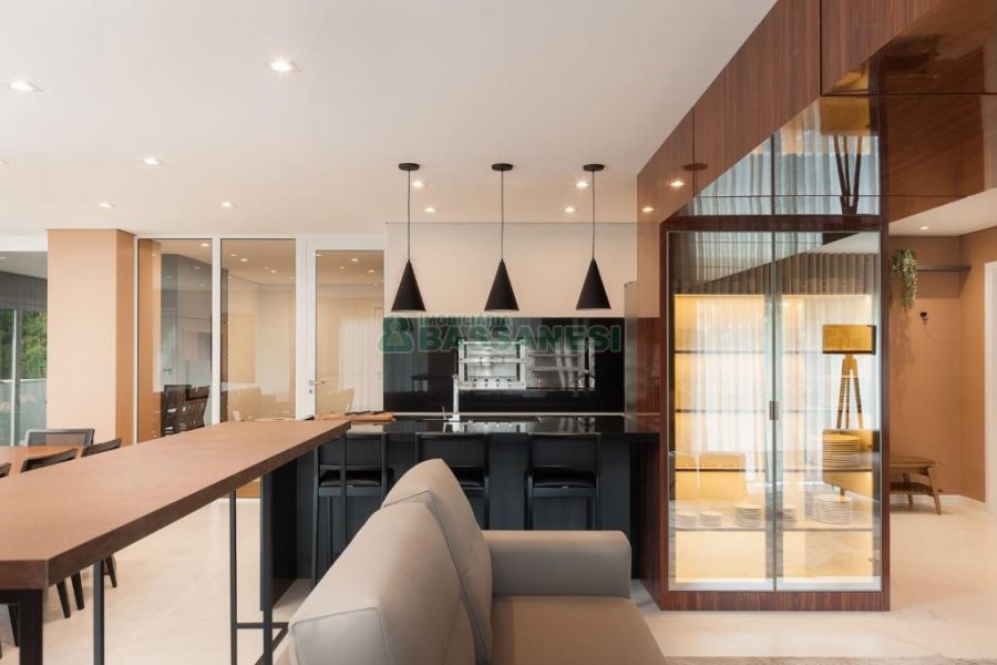 Apartamento com 113m², 3 dormitórios, 2 vagas, no bairro Madureira em Caxias do Sul para Comprar